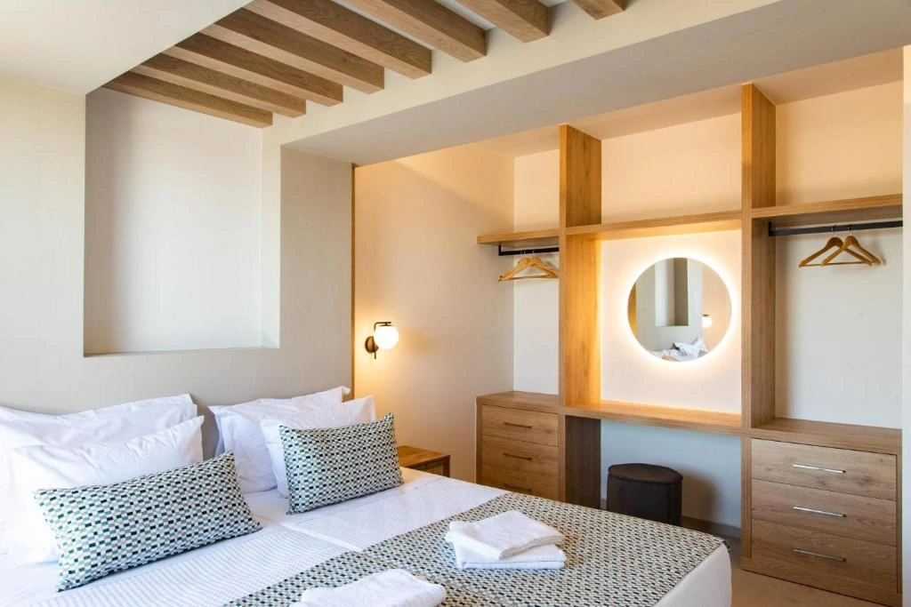 eleni house23